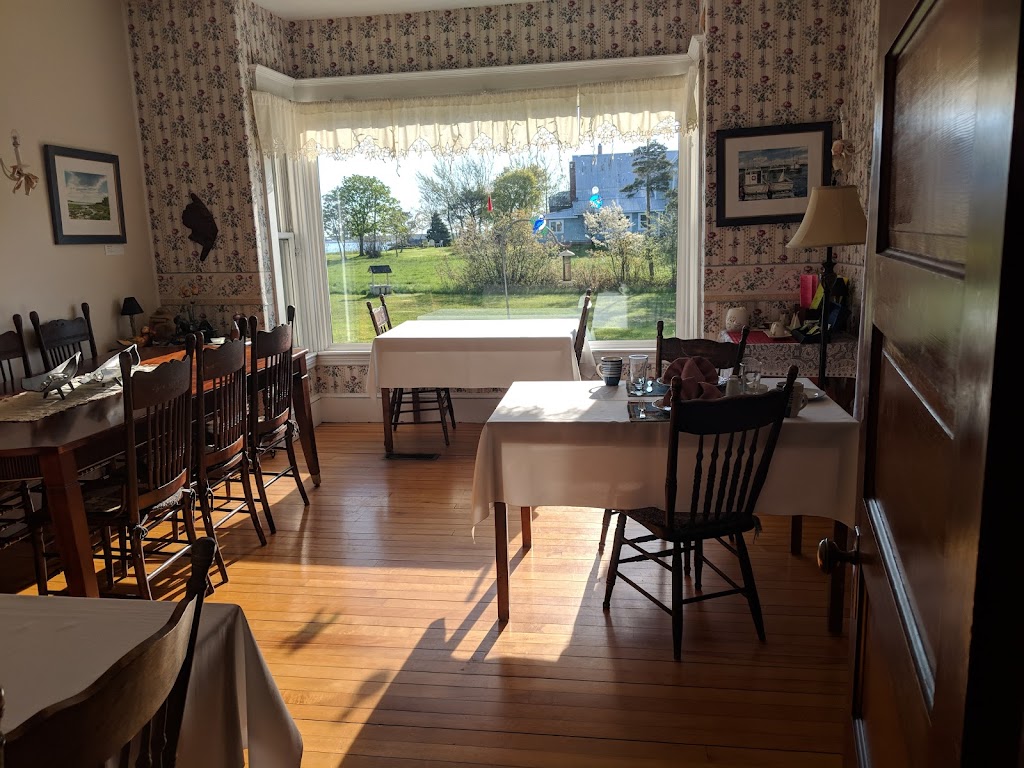 Jubilee Cottage Inn | 13769 NS-6, Wallace, NS B0K 1Y0, Canada | Phone: (902) 257-2432