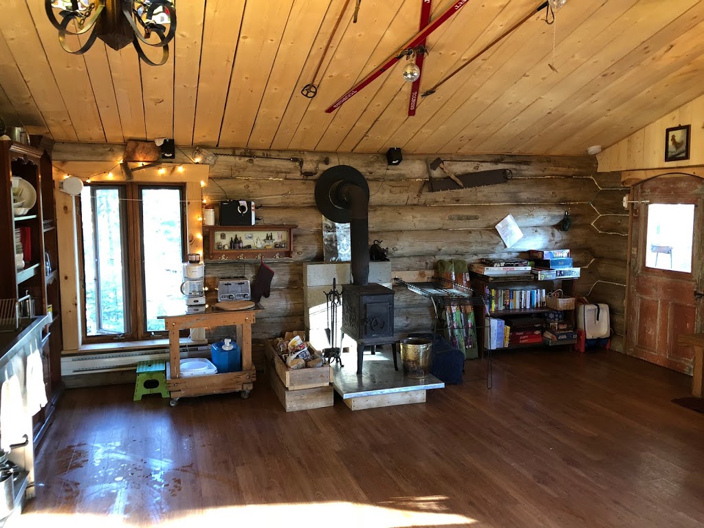 Chimo Refuges | 344 Montée St Gabriel, Saint-Sauveur, QC J0R 1R7, Canada | Phone: (514) 248-2576