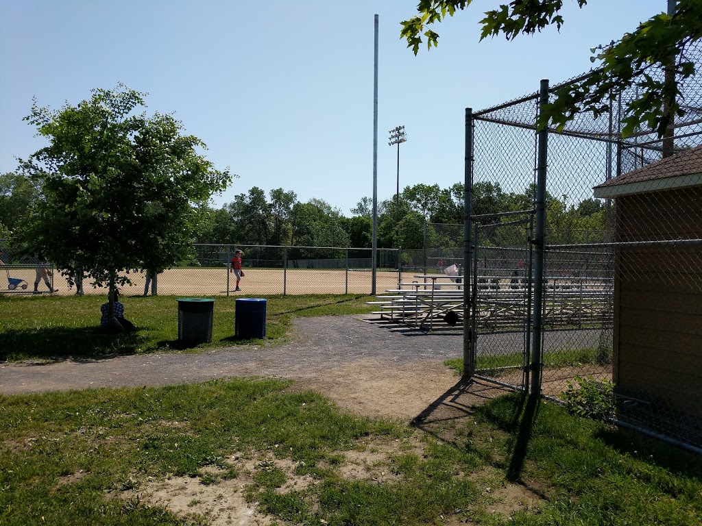 Beacon Hill Park | 100 Harwood Gate, Beaconsfield, QC H9W 2Z3, Canada | Phone: (514) 872-0311