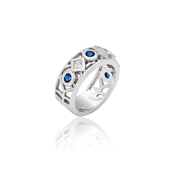 The Hunt House Fine Jewellery | 110 North Kinton Avenue #4, Huntsville, ON P1H 0A9, Canada | Phone: (705) 789-7555