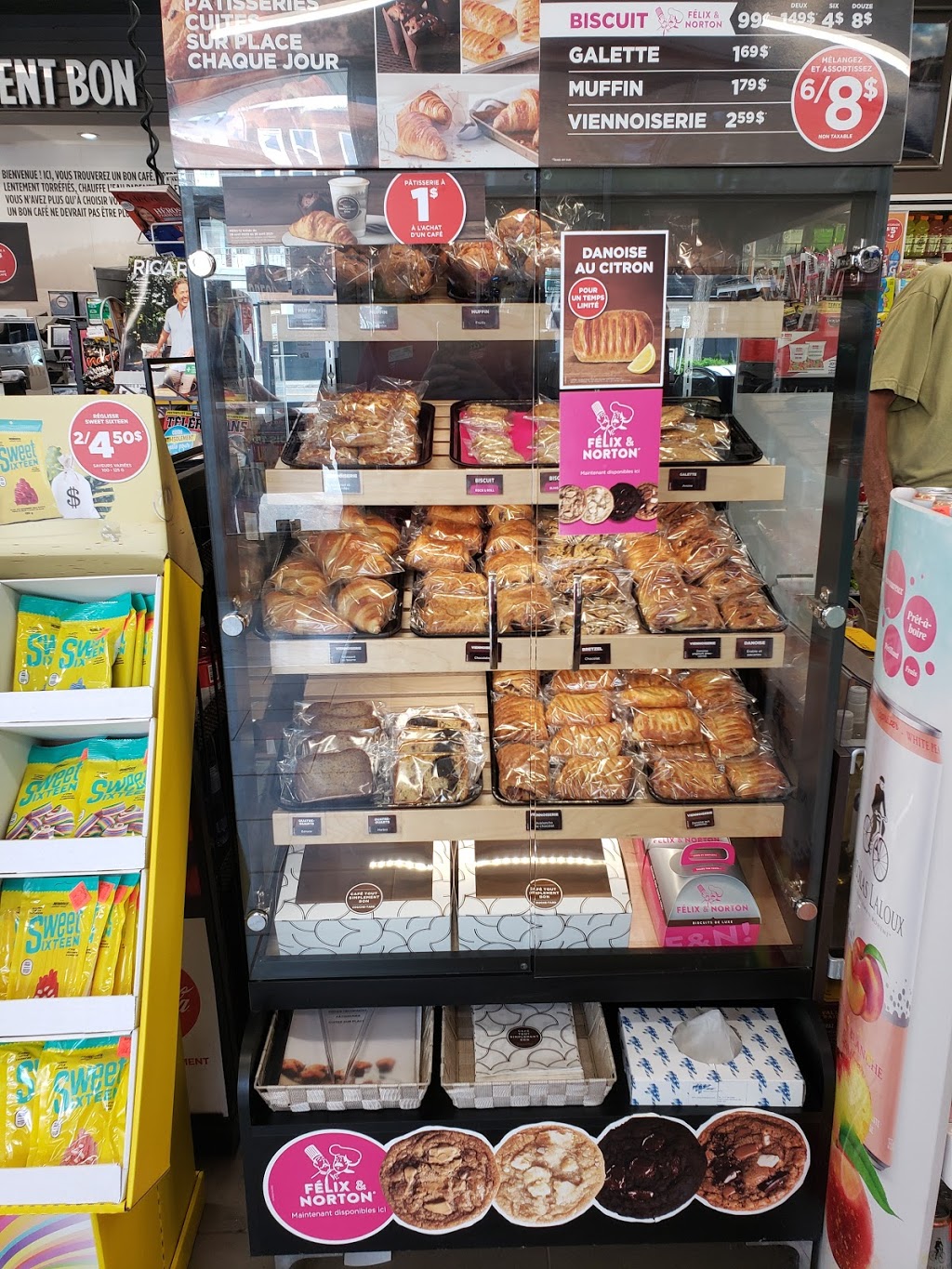 Couche-Tard | 1805 1re Ave, Québec, QC G1L 2B2, Canada | Phone: (418) 525-6744