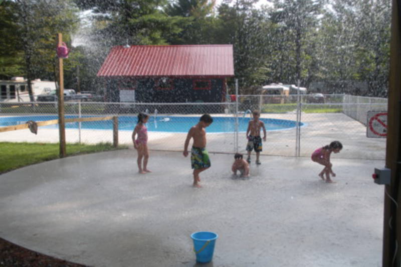 Camping Park Central | 29 Chemin des Domaines, Saint-Félix-de-Kingsey, QC J0B 2T0, Canada | Phone: (819) 848-2564