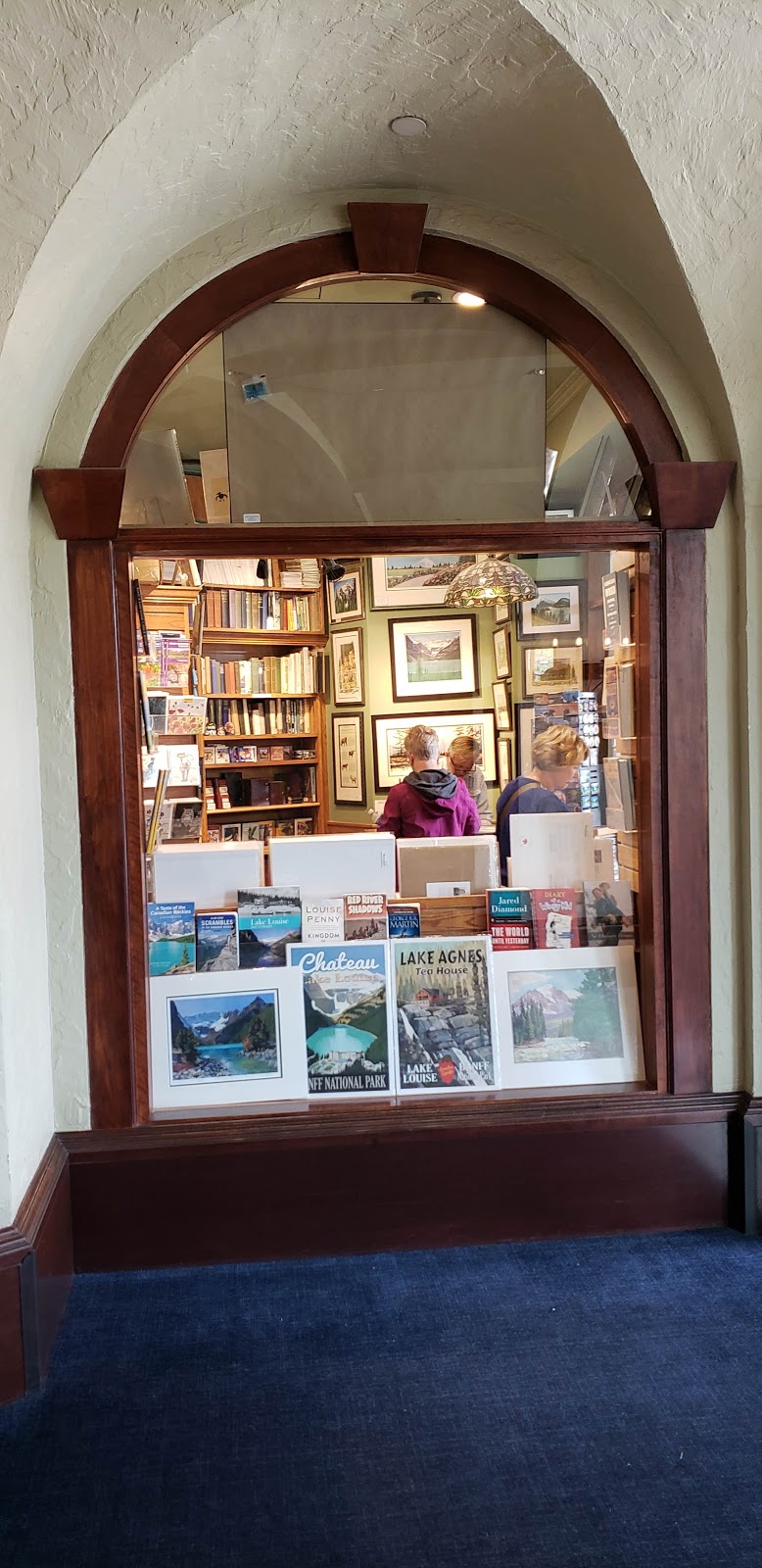 Mountain Lights Books & Crafts | 111 Lake Louise Dr, Lake Louise, AB T0L 1E0, Canada | Phone: (403) 522-3734