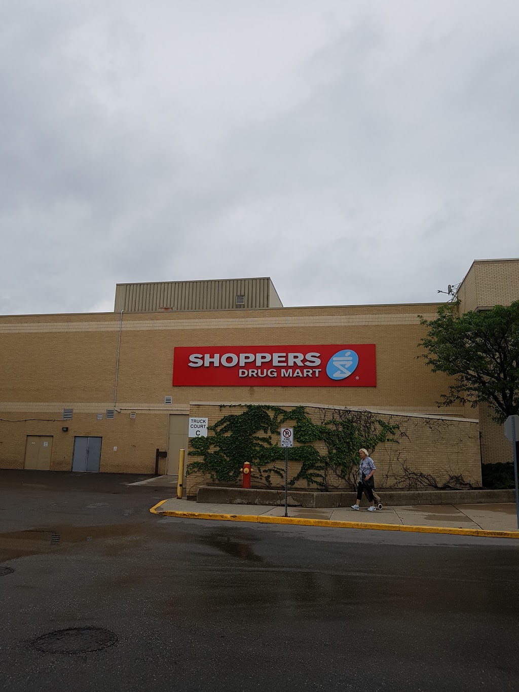 Shoppers Drug Mart 240 Leighland Ave 167, Oakville, ON L6H 3H6, Canada