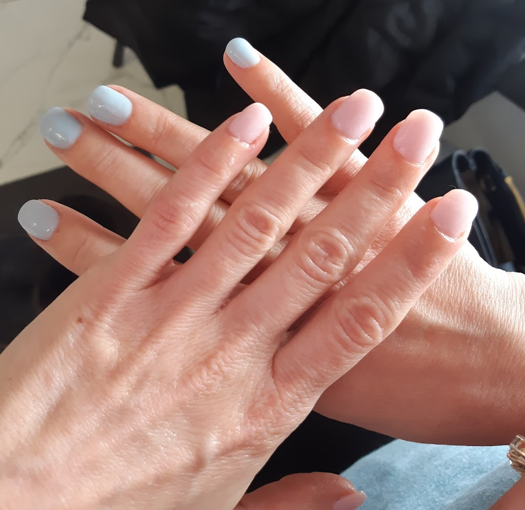 Deloux Nail Salon | 1024 Upper Wentworth St, Hamilton, ON L9A 4V9, Canada | Phone: (905) 574-8575