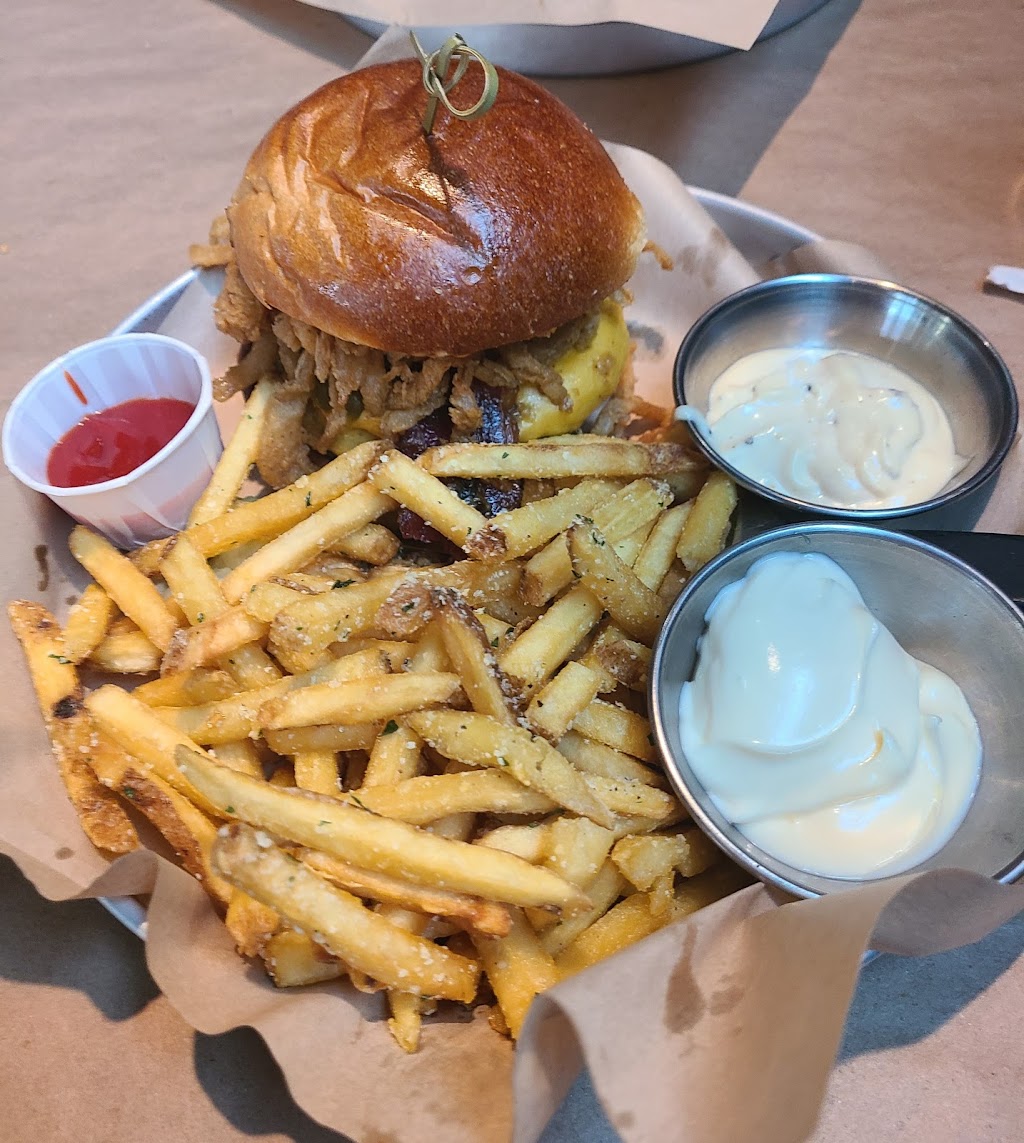 Jack Astors Bar & Grill Laval | 1820, av. Pierre-Péladeau local FA01, Laval, QC H7T 2Z1, Canada | Phone: (450) 681-6683