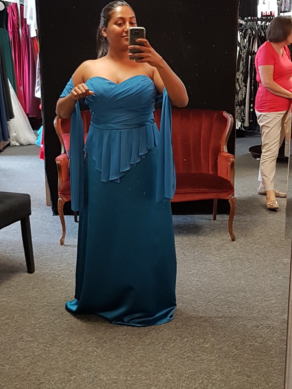 KM Bridal Outfitters | 130 Howard St, Pembroke, ON K8A 2G5, Canada | Phone: (613) 629-5622
