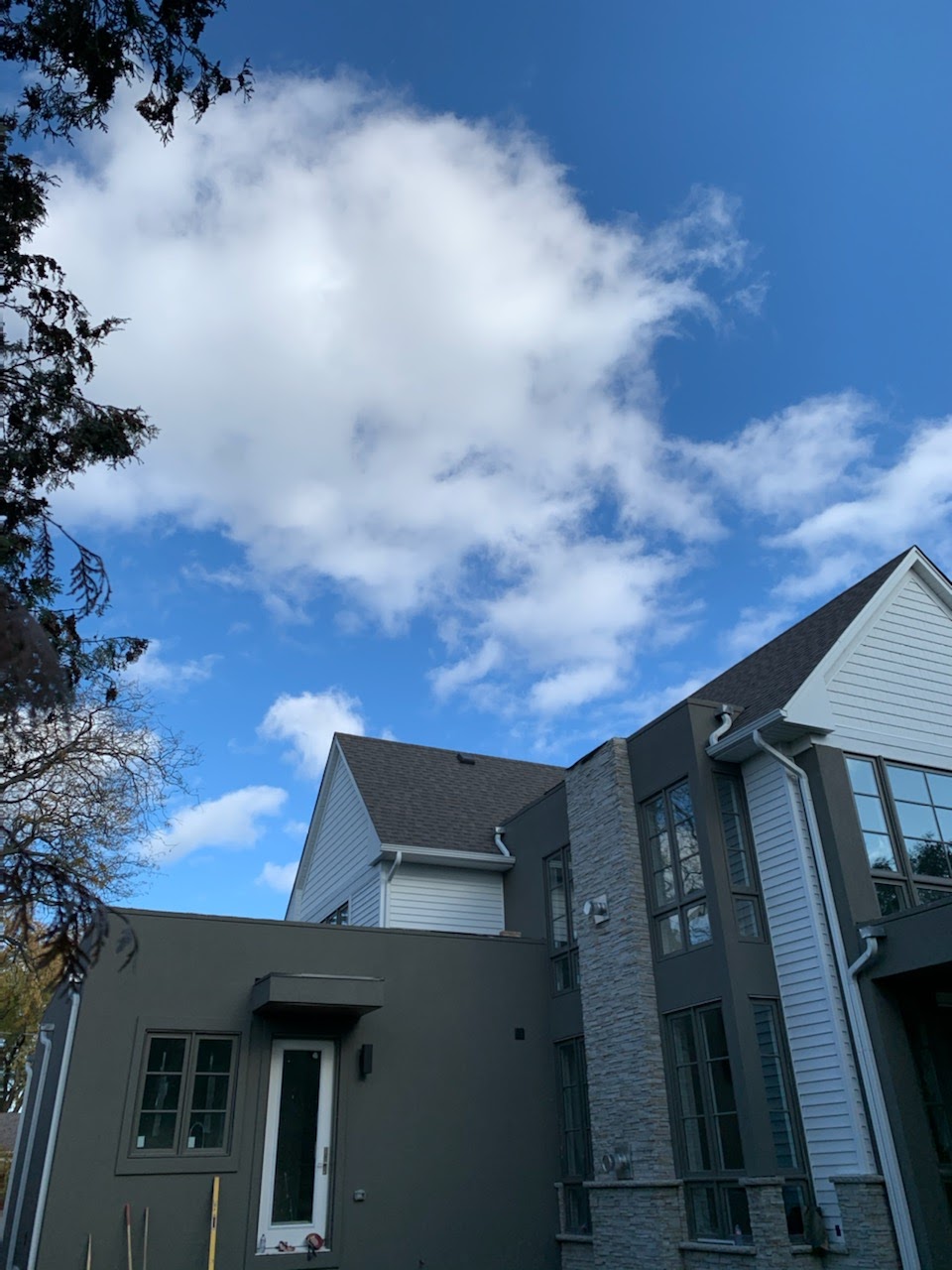 Custom Contracting Roofing Kitchener | 151 Ontario St N, Kitchener, ON N2H 4Y5, Canada | Phone: (519) 900-3235