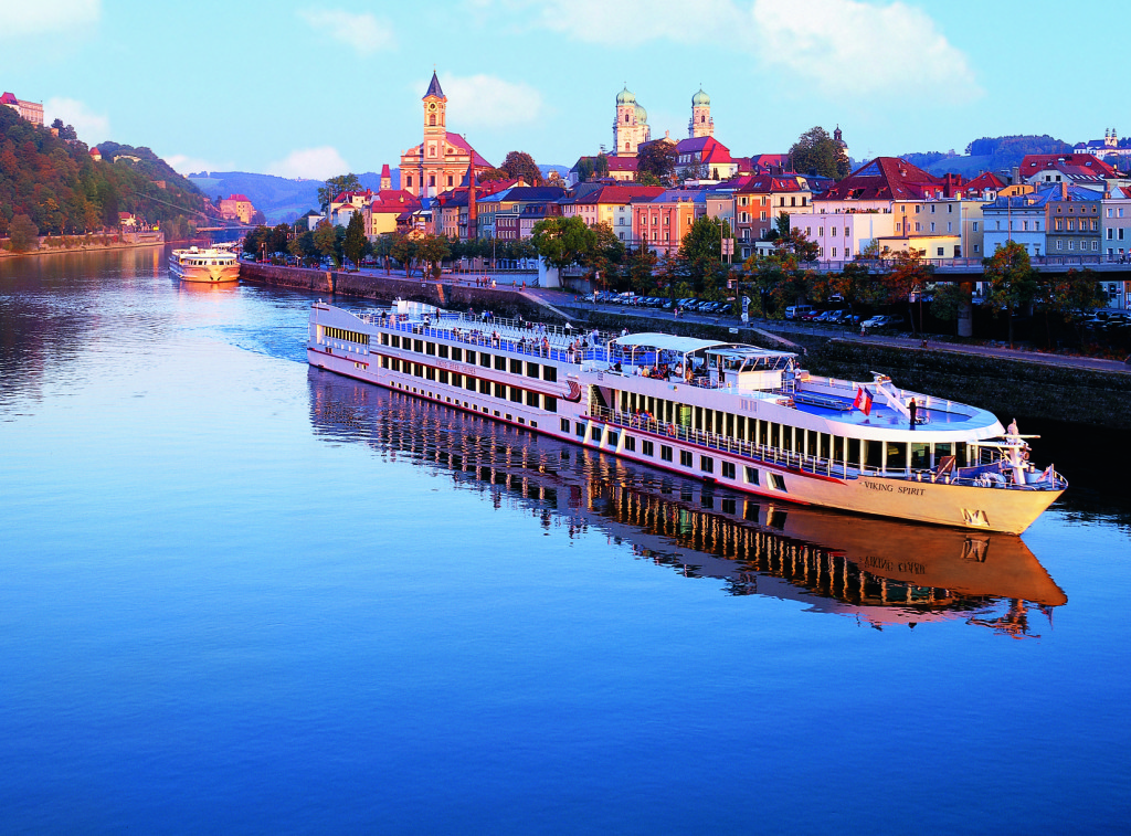 Marlin Travel Whitby | 3455 Garrard Rd, Whitby, ON L1R 2N2, Canada | Phone: (289) 278-3428