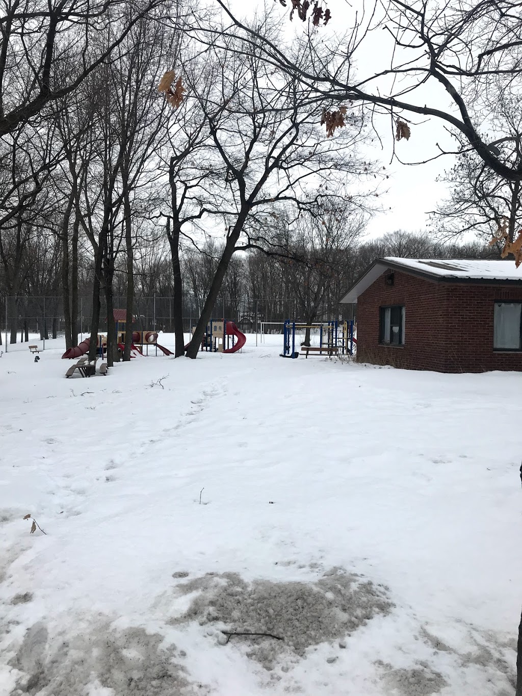Parc Windermere | Beaconsfield, QC H9W 1R2, Canada