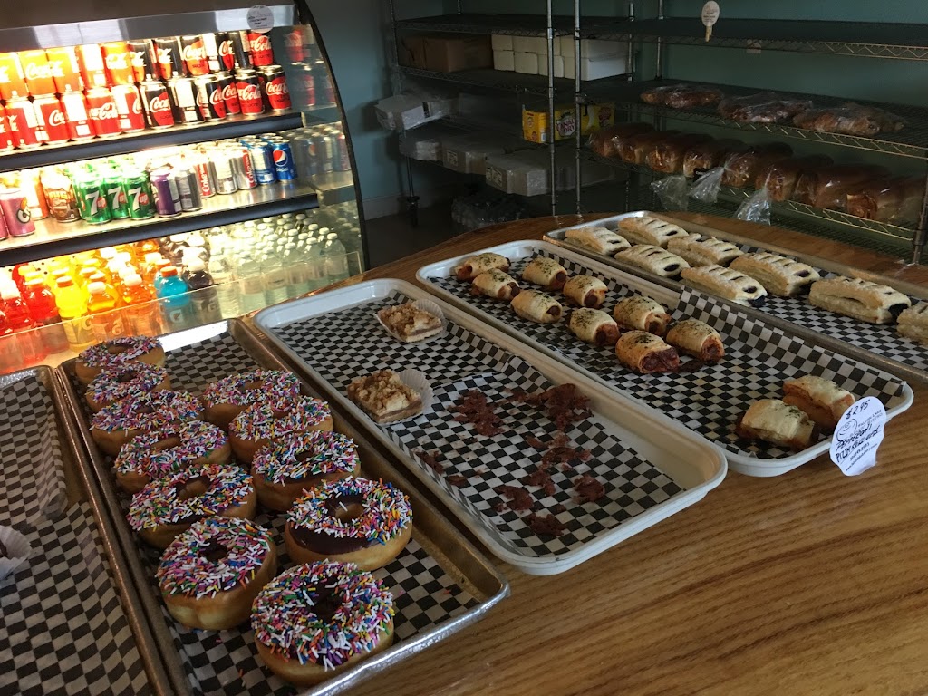 Falcon Lake Bakery / Whiteshell Brewpub | Park Rd, Falcon Lake, MB R0E 0N0, Canada | Phone: (204) 349-8993