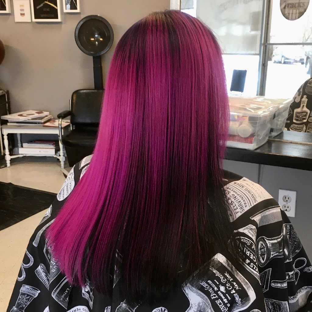 Hair Tracks Salon | 1198 Wecker Dr, Oshawa, ON L1J 3P1, Canada | Phone: (905) 571-0086