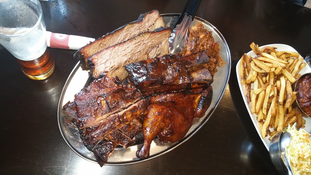 Rubs BBQ Américain | 699 Boulevard Curé-Labelle, Sainte-Rose, QC H7L 5R7, Canada | Phone: (450) 937-5558