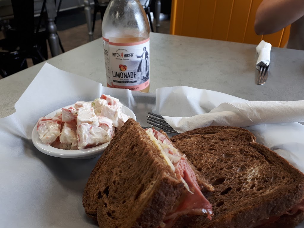 dLish Kitchen Cafe | 518 Broadway #1, Tillsonburg, ON N4G 3S7, Canada | Phone: (519) 688-2080