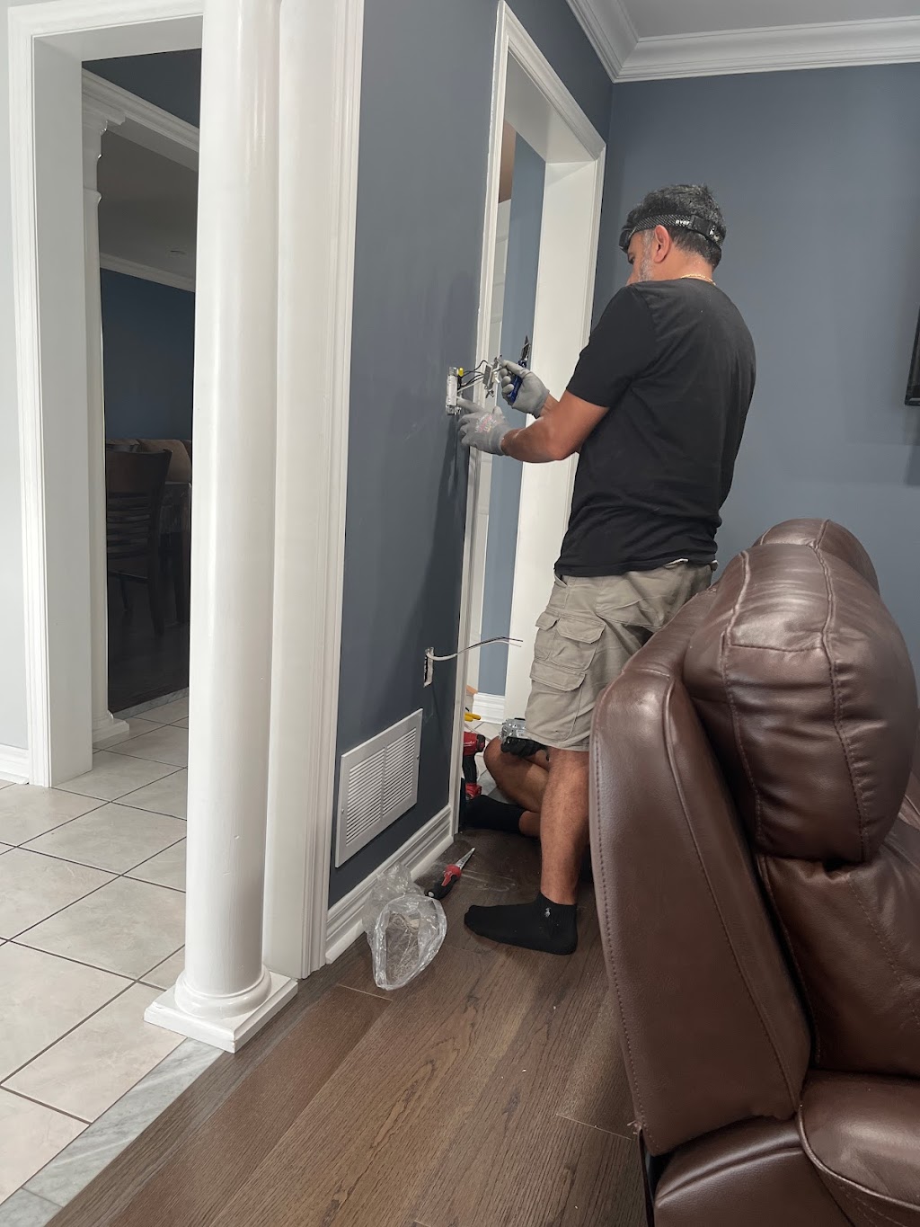 J.L.S Electric | 13290 Keele St, King City, ON L7B 1J2, Canada | Phone: (416) 834-7545