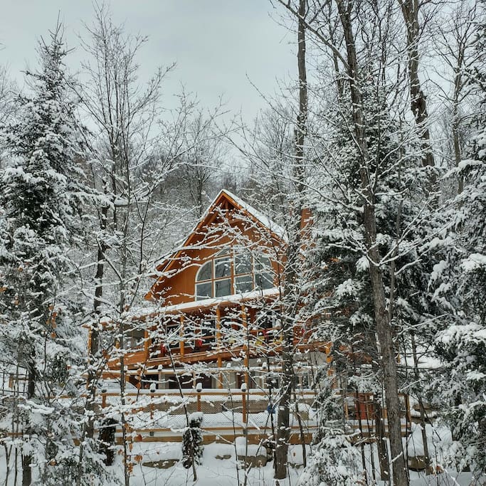 Chalet Le Montagnard des Pays den Haut | 4345 Rue De lHéritage, Sainte-Adèle, QC J8B 2H9, Canada | Phone: (888) 456-8745