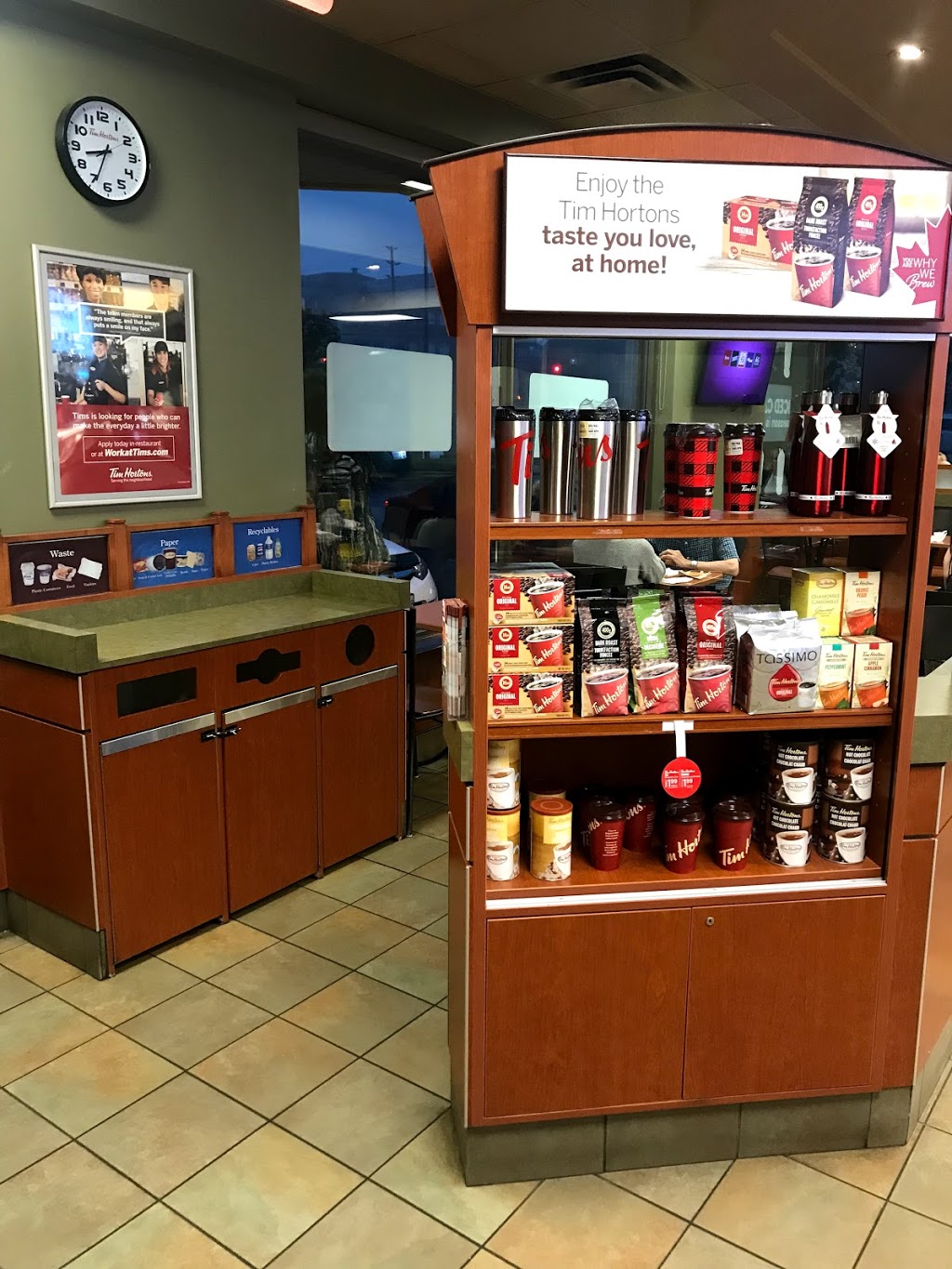 Tim Hortons | 2991 Erin Centre Blvd, Mississauga, ON L5M 6B8, Canada | Phone: (905) 858-1400