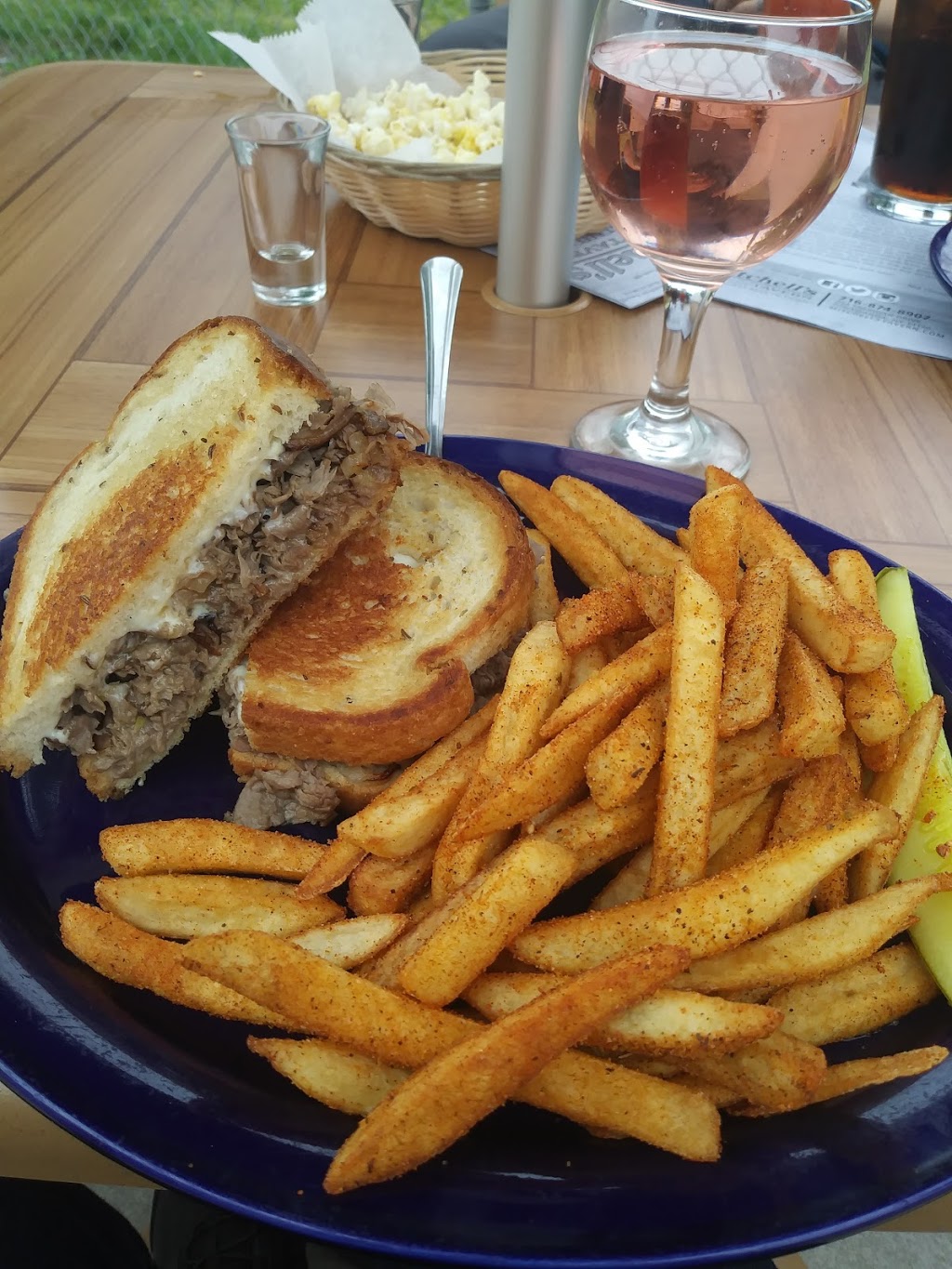 Mitchells Tavern | 734 Sheridan Dr, Tonawanda, NY 14150, USA | Phone: (716) 874-8907