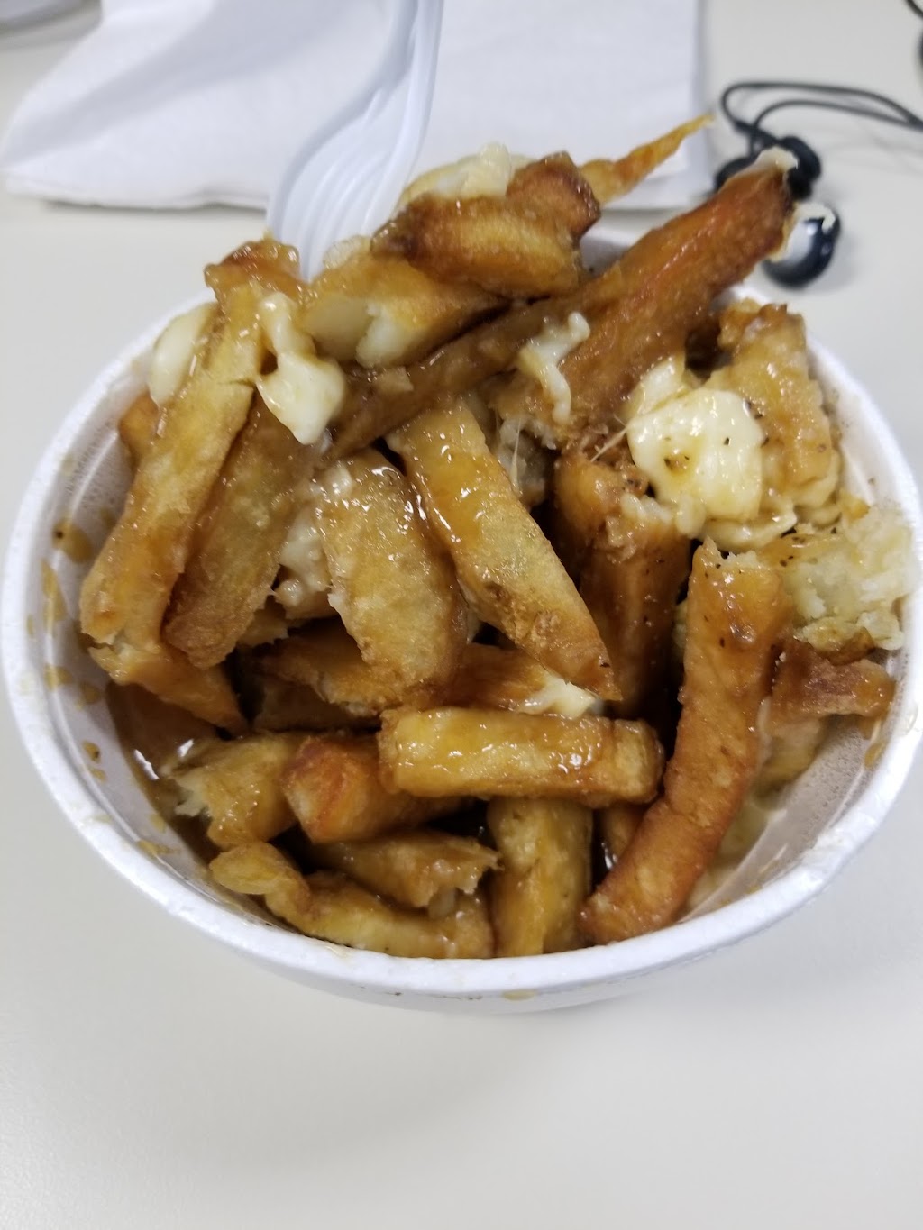Lou Fast Food | Kent St, Ottawa, ON K1P 0B6, Canada | Phone: (613) 863-7289