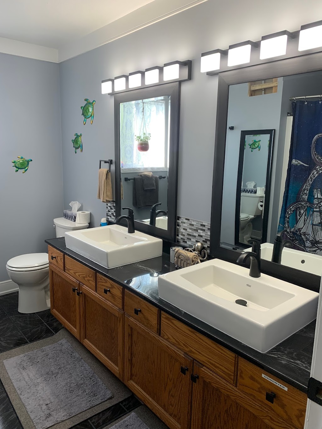 Bernies Oceanside Bed and Breakfast | 1st Ave, Port Alberni, BC V9Y 1Y6, Canada | Phone: (778) 257-6207