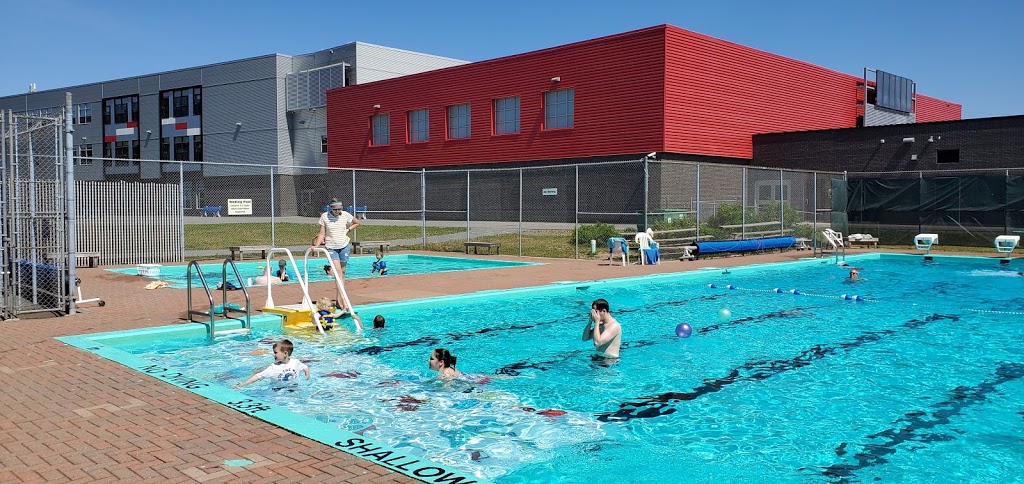 Lunenburg swimming pool | 25 Knickle Rd, Lunenburg, NS B0J 2C0, Canada | Phone: (902) 634-4499