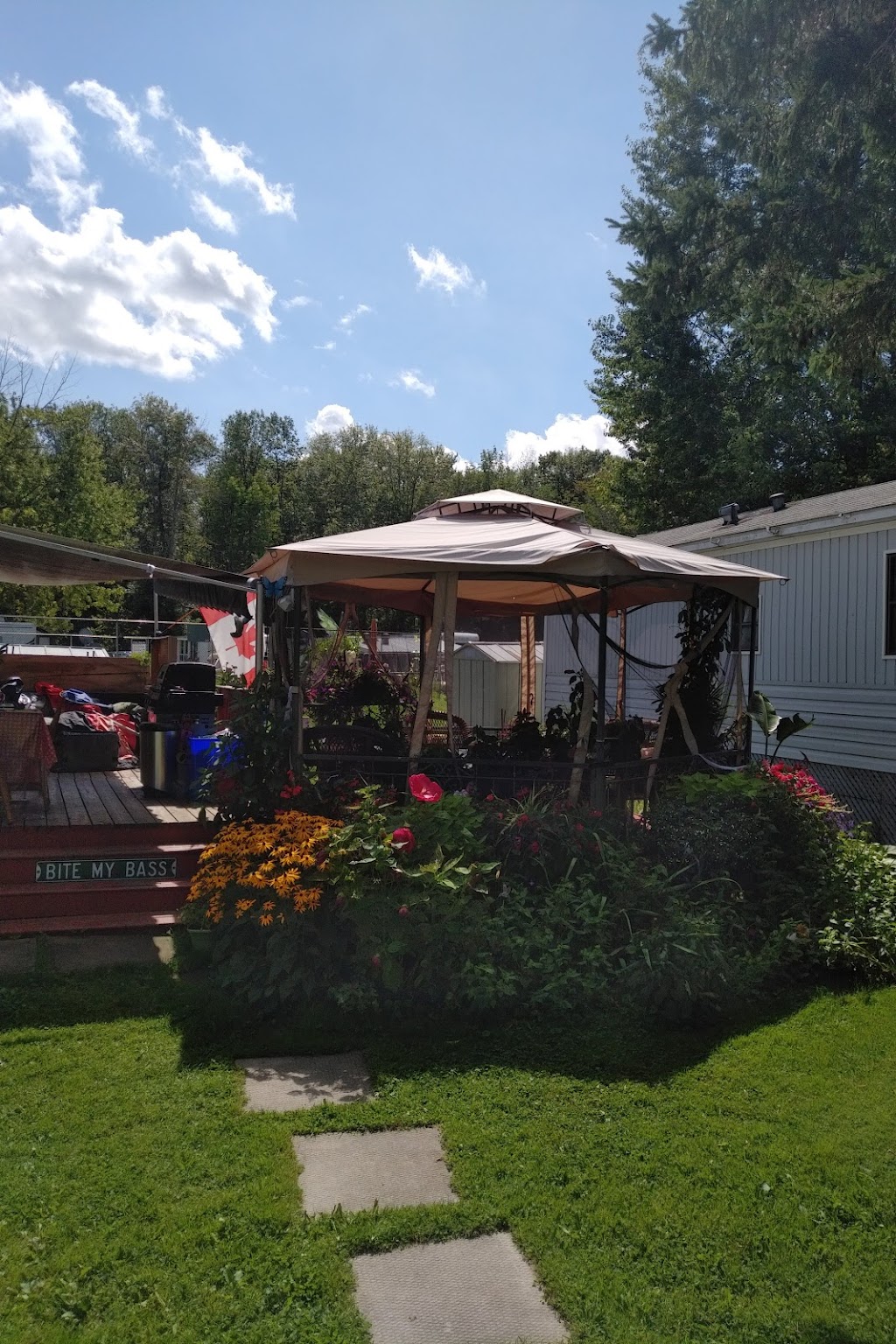 Fishermans Paradise Resort | 1571 13th Line E, Marmora, ON K0K 2M0, Canada | Phone: (705) 653-1537