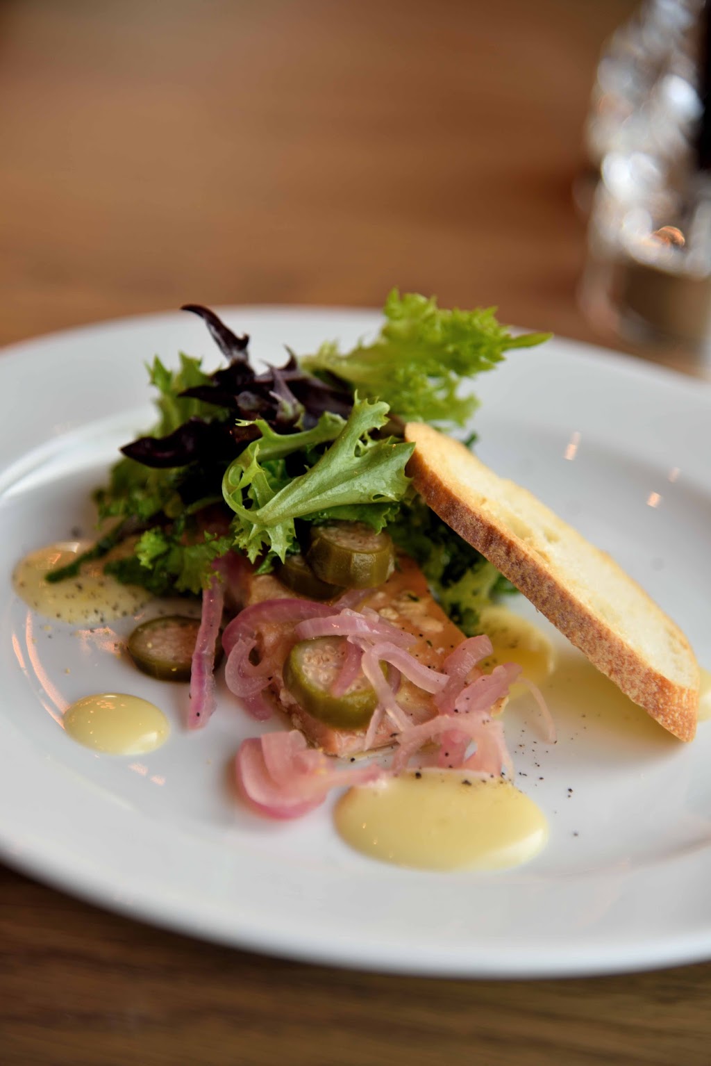 Le Greg Bistro & Bar | 325 Avenue de Venise O, Venise-en-Québec, QC J0J 2K0, Canada | Phone: (450) 390-1538