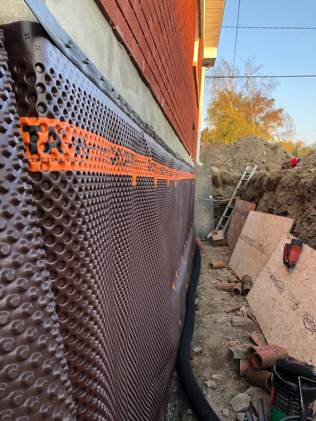 808 Construction | 4603 Bank St Unit J, Ottawa, ON K1T 3W6, Canada | Phone: (613) 879-0641
