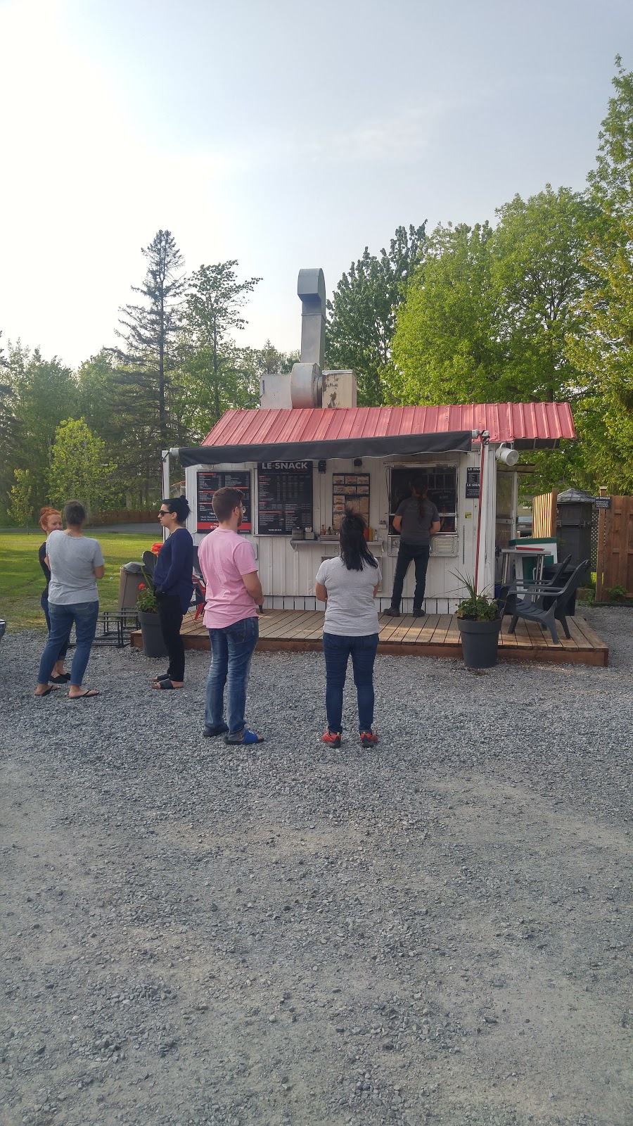 Le snack danick | 15-17 Rue Belle Rive, Saint-Nicéphore, QC J2A 1P7, Canada | Phone: (819) 472-2444
