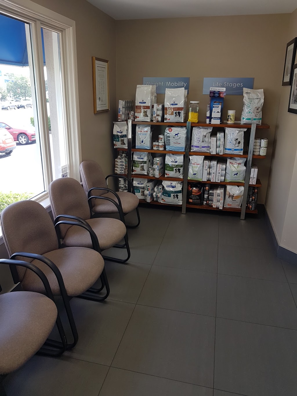 Mississauga Animal Hospital | 365 Dundas St E, Mississauga, ON L5A 1X3, Canada | Phone: (905) 270-4784