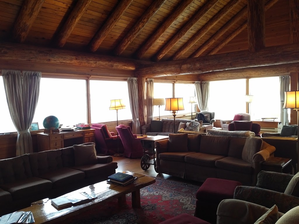 Yellow Point Lodge | 3700 Yellow Point Rd, Ladysmith, BC V9G 1E8, Canada | Phone: (250) 245-7422