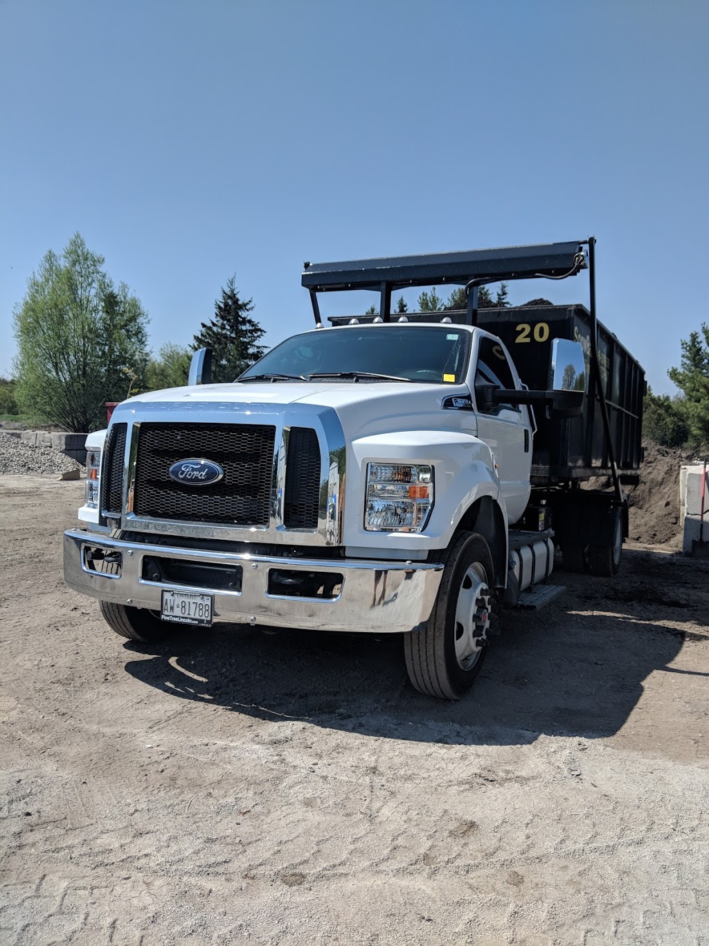Snowball Mini Bins | 1344 Wellington St W unit 3, King City, ON L7B 1K5, Canada | Phone: (416) 301-0299