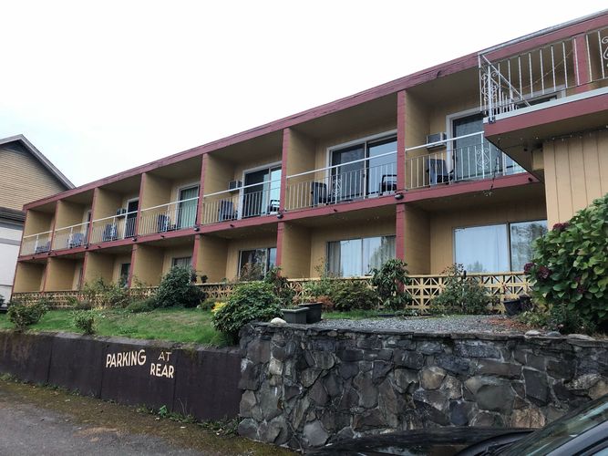 Holiday House Seaview Motel | 540 Esplanade Ave, Ladysmith, BC V9G 1A6, Canada | Phone: (250) 618-5830