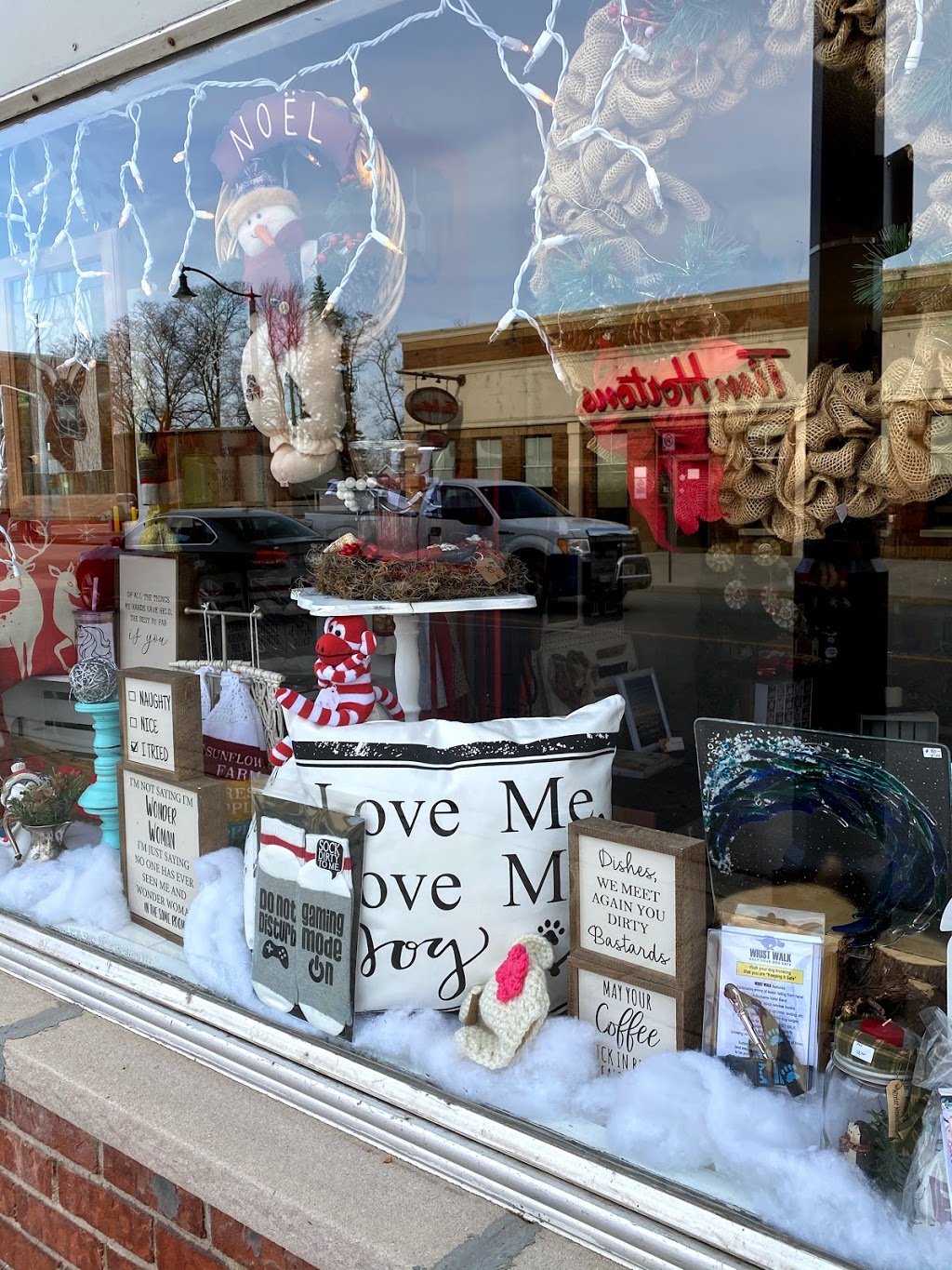 Tais Art Studio | 4165 Petrolia Line, Petrolia, ON N0N 1R0, Canada | Phone: (226) 738-0730
