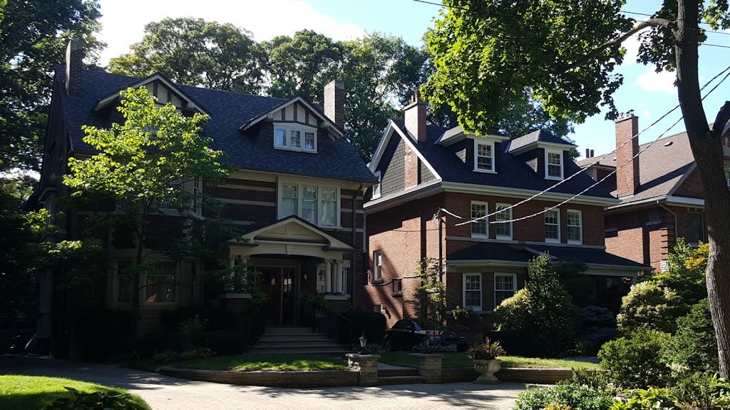 Revolution Realty | 1235 Bay St. #700, Toronto, ON M5R 3K4, Canada | Phone: (647) 556-4555