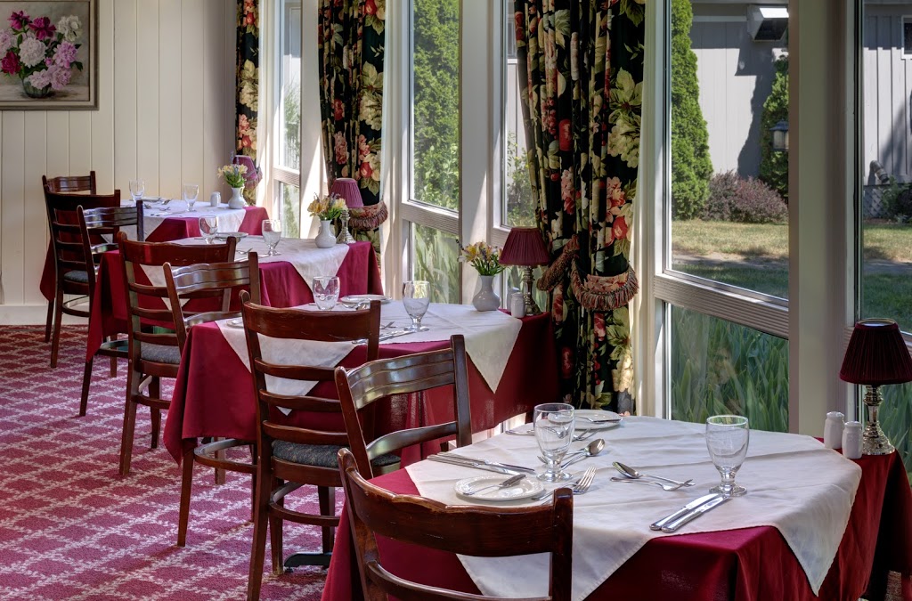 Amelias Garden Restaurant | 395 Sandy Hook Rd, Picton, ON K0K 2T0, Canada | Phone: (613) 476-7492