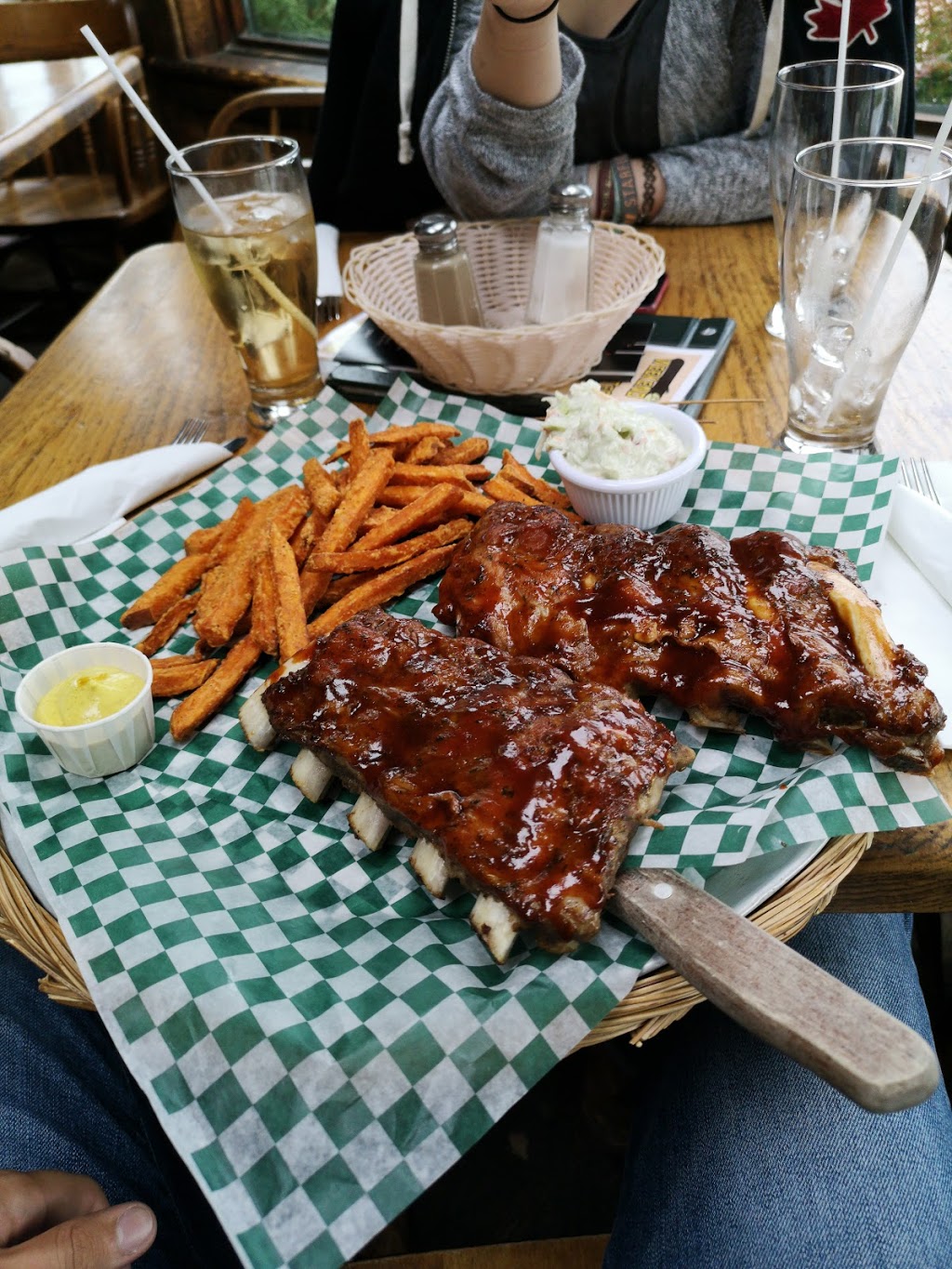 Curly Portables Pub & Grub | 450 Nova Scotia Trunk 2, Enfield, NS B2T 1M5, Canada | Phone: (902) 883-8273
