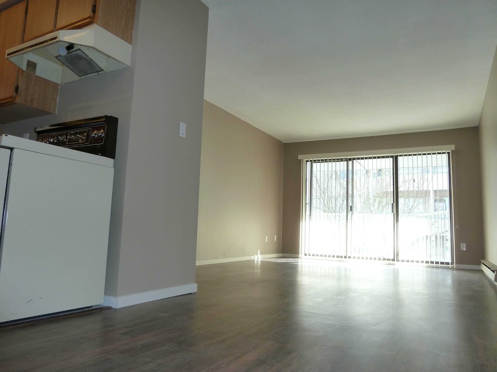 Sunshine Apartments | 33184 George Ferguson Way, Abbotsford, BC V2S 2L5, Canada | Phone: (604) 557-3708