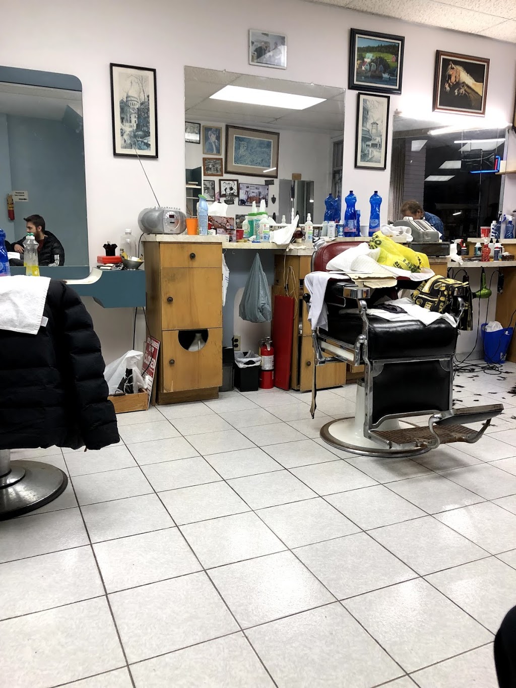EDs Barber Shop | 3852 Bloor St W, Etobicoke, ON M9B 1L1, Canada