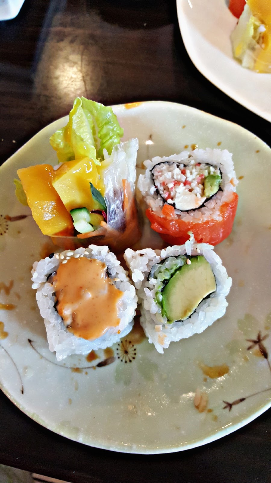 MasQueSolo Sushi & Kitchen Inc | 5827 176 St, Surrey, BC V3S 4E3, Canada | Phone: (604) 372-1040