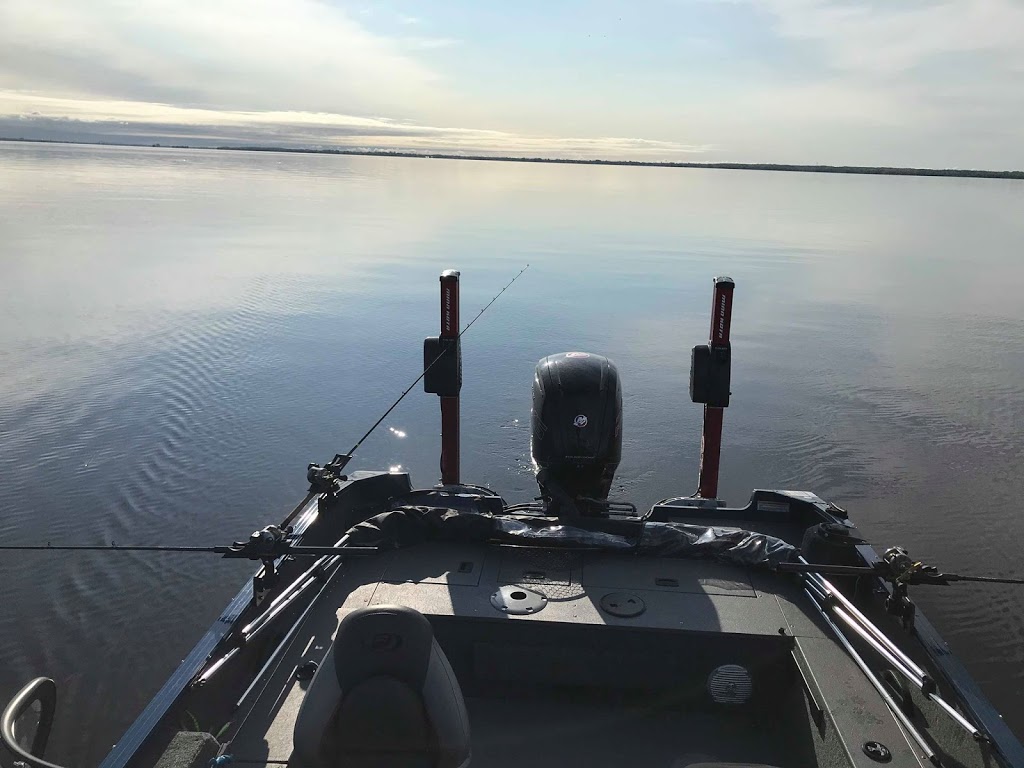 GUIDE DE PÊCHE | chemin du Bord de leau Lac St-Louis & Lac St-François, Sainte-Barbe, QC J0S 1P0, Canada | Phone: (450) 802-0220