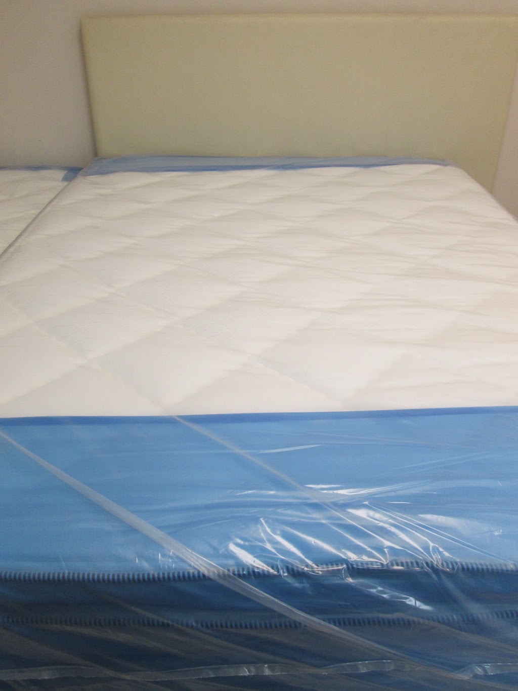 Quality Mattress Factory | 2700 St Clair Ave W, York, ON M6N 1M2, Canada | Phone: (416) 760-7007