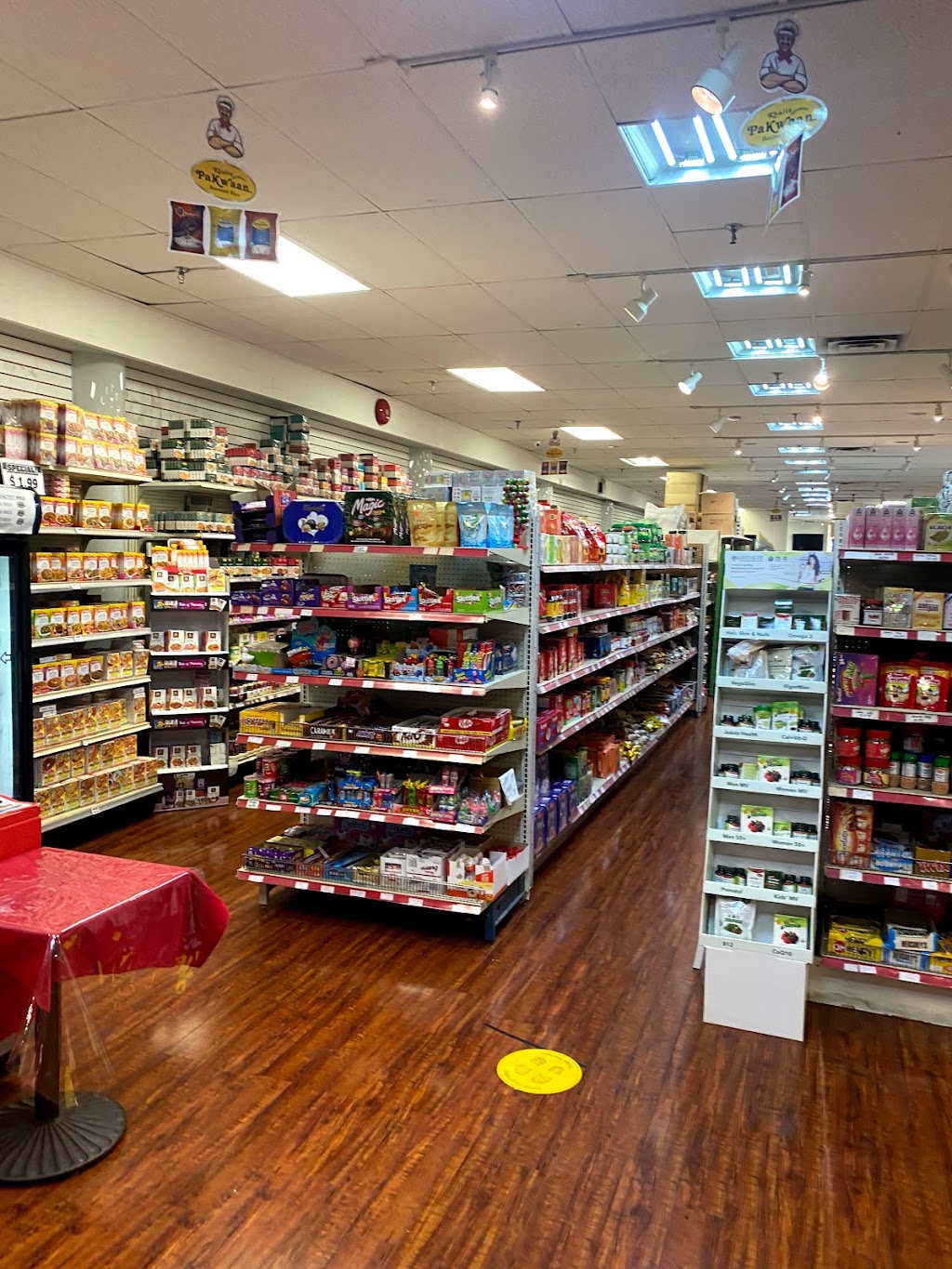 Grocery World | 8-2273 Dundas St W, Mississauga, ON L5K 2L8, Canada | Phone: (905) 766-0200