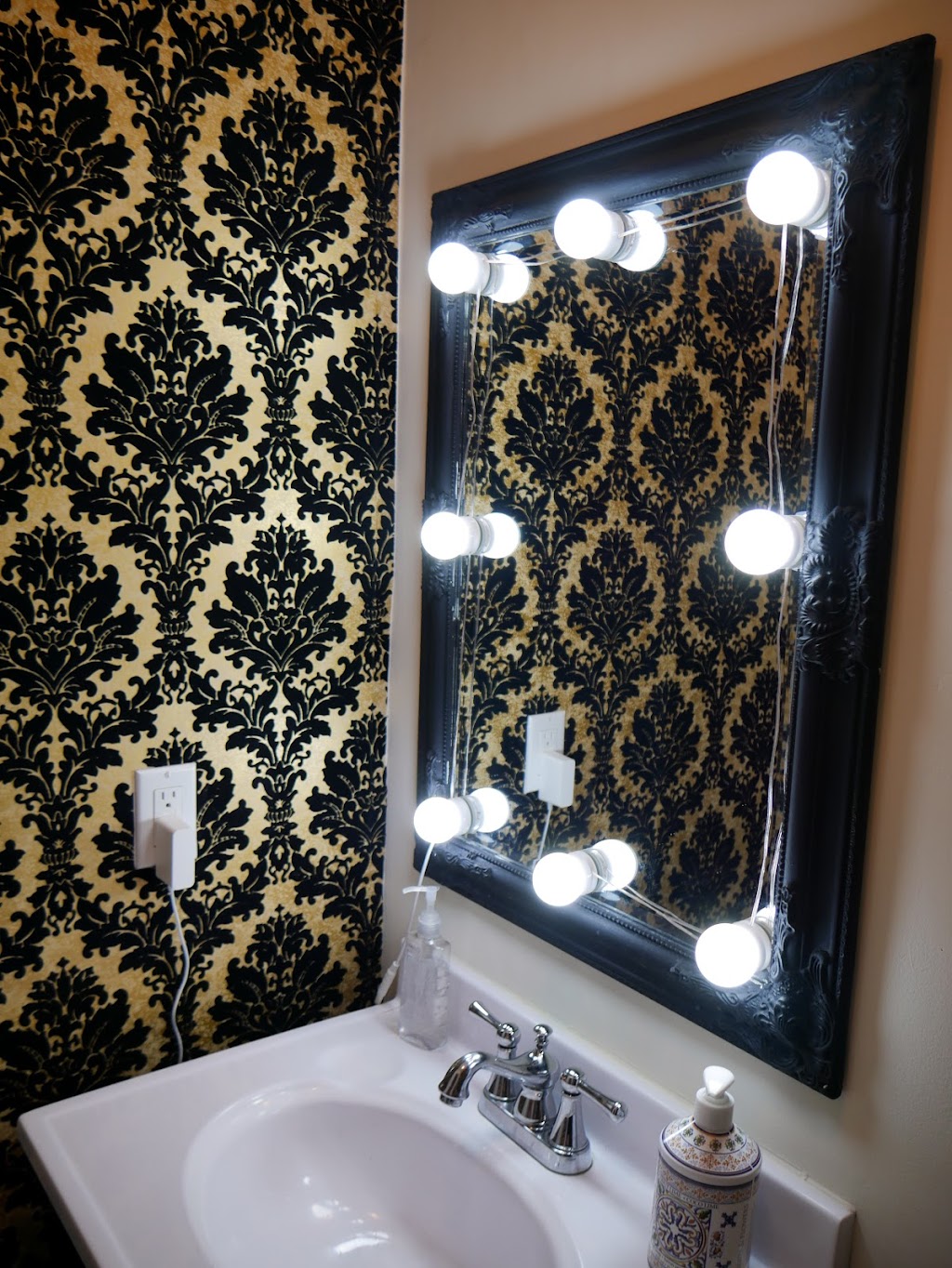 Black Rose Beauty Lounge | 23 Paris St, Alliston, ON L9R 1J3, Canada | Phone: (905) 965-5764