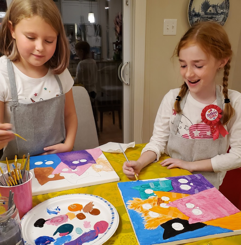 Sand Hopper Studio | 35 Fourth St, Lucasville, NS B4B 1R2, Canada | Phone: (709) 770-0705