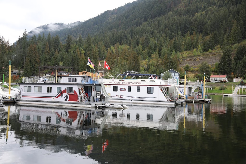 The Cedars Motel | 1210 Paradise Ave, Sicamous, BC V0E 2V0, Canada | Phone: (250) 836-3175