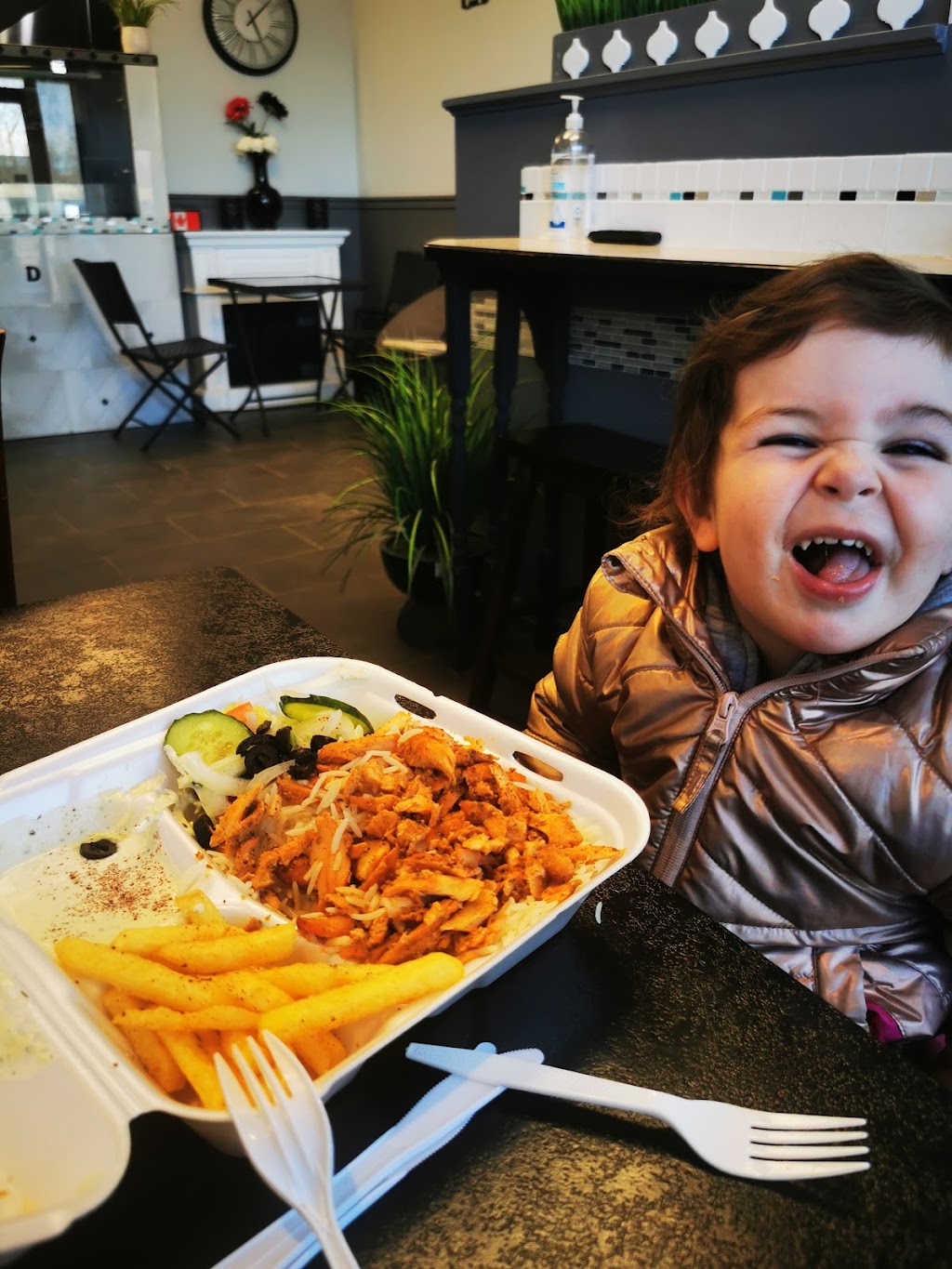 Chefs Hut Shawarma & Donair | 3020 22 St Unit 130, Red Deer, AB T4R 0H5, Canada | Phone: (403) 309-3088