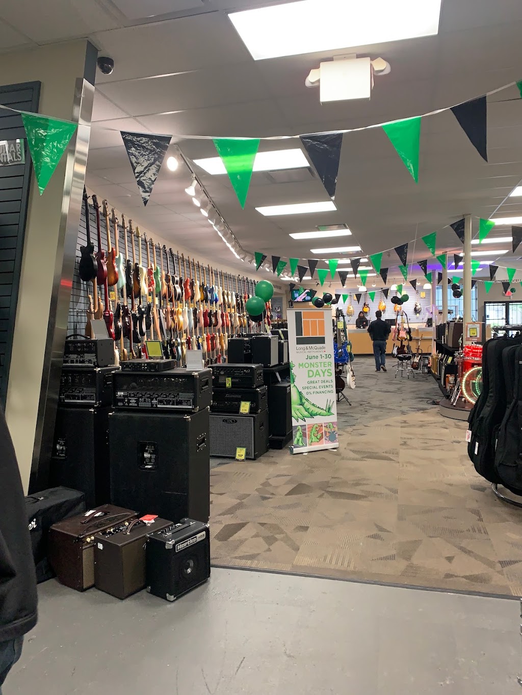 Long & McQuade Musical Instruments | 2506 Clearbrook Rd, Abbotsford, BC V2T 2Y2, Canada | Phone: (604) 556-3838