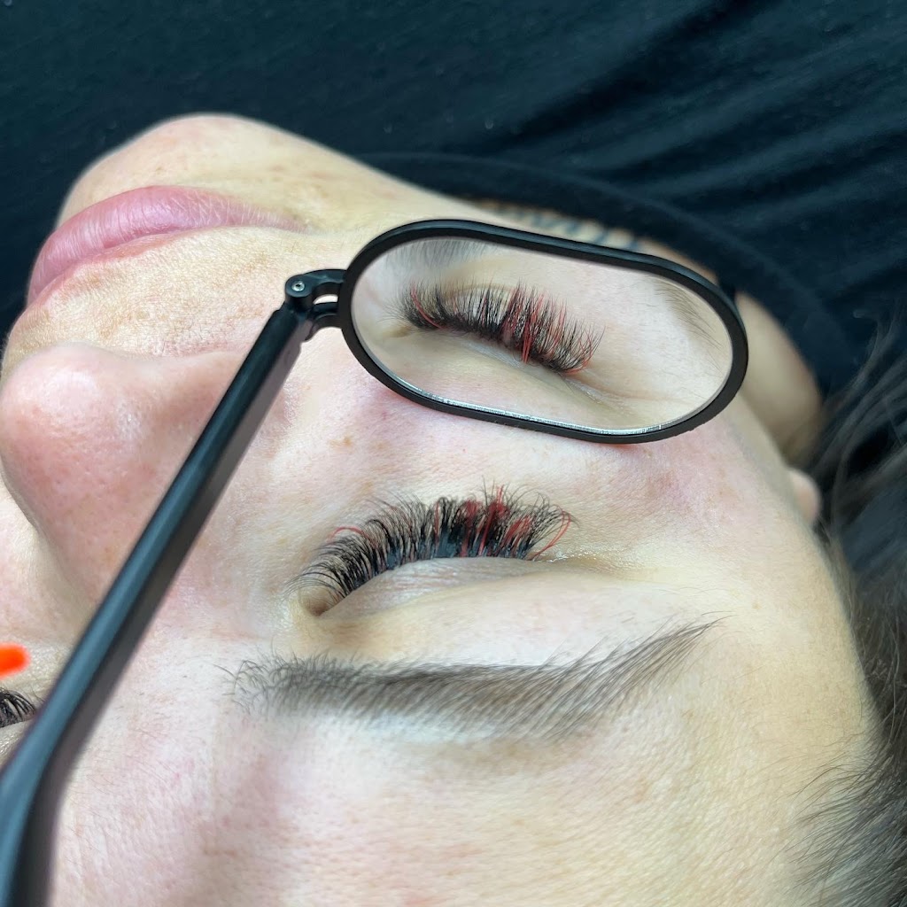 Urban Lash & Brow Bar | 3 Hawthorne Ave, Cobourg, ON K9A 1W3, Canada | Phone: (613) 266-5060