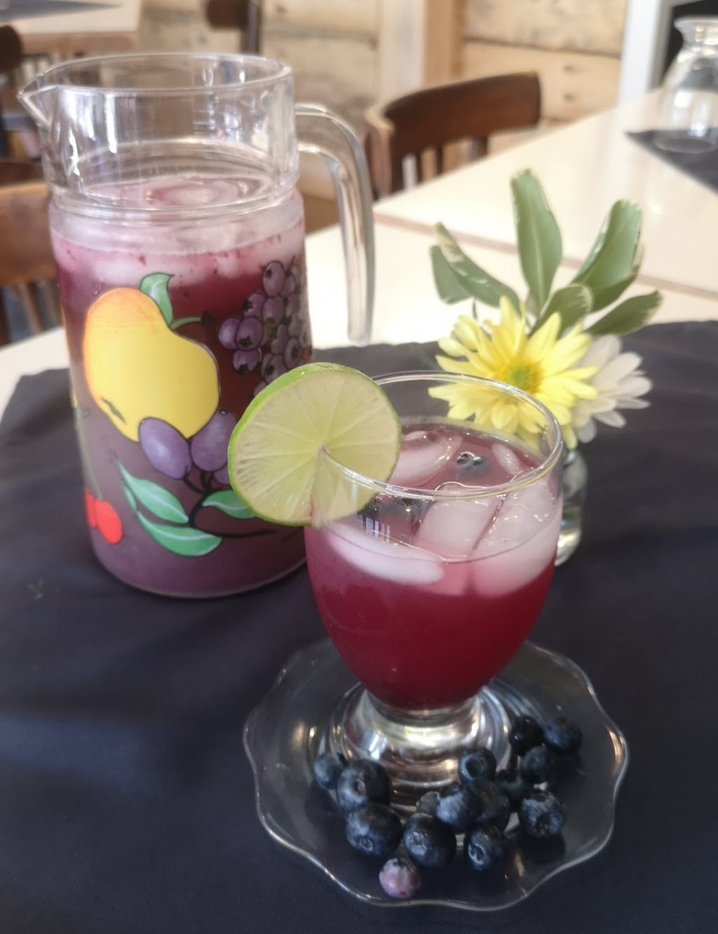 Kimberleys Cafe | 28 Queen St W, Elmvale, ON L0L 1P0, Canada | Phone: (705) 515-2000